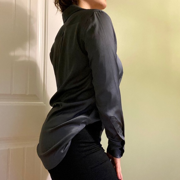 BANANA REPUBLIC Satin Long Sleeve (size S) - Picture 6 of 10